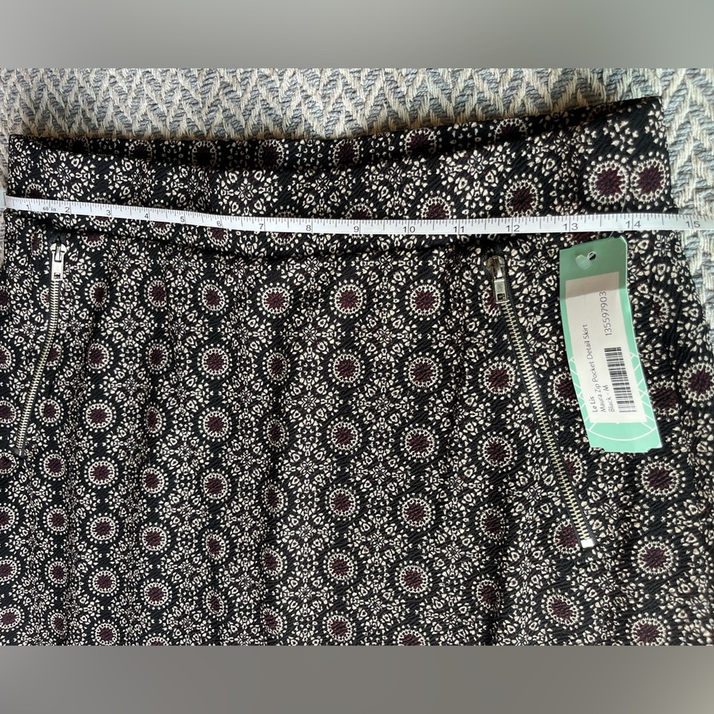 Le Lis Black and White Geometric Pencil Skirt - Picture 7 of 10